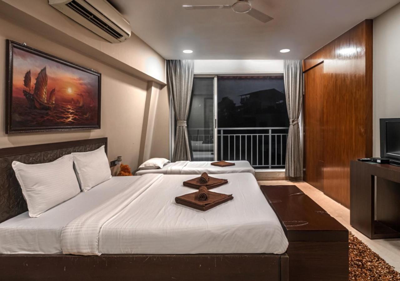 Saffronstays Urja: Luxe Lonavala Villa with Dual Pools & Private Spa Exterior photo